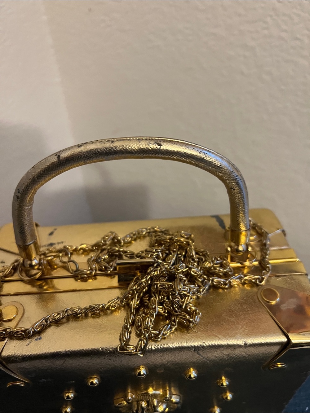 Vintage Gold Metallic Box Handbag with Chain Strap - Picture 10 of 10